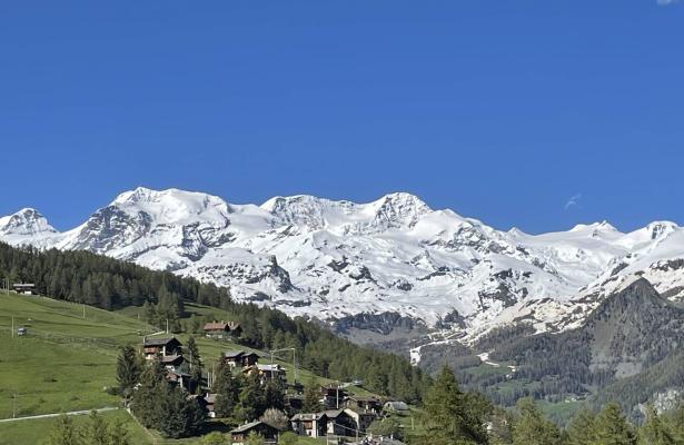 abc-vacanze en summer-2022-in-monterosa-ski-lifts-open-in-val-d-ayas 028